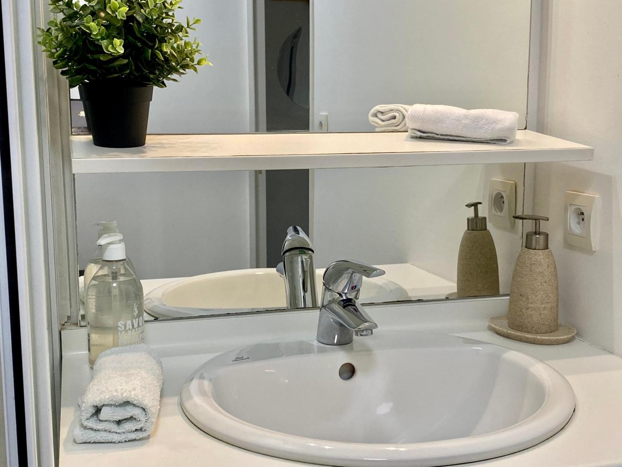 Appartement, Confort, Parking, Terrasse Ντινάν Εξωτερικό φωτογραφία